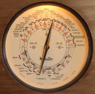 Tuning dial of a Médiator M134A