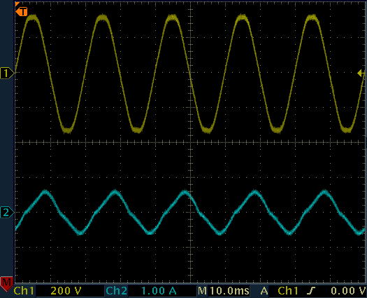 Mains voltage and current while the lamp is on. Phase shift is clearly visible.