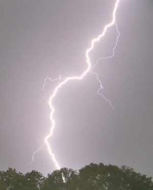 Picture of a lightning strike.