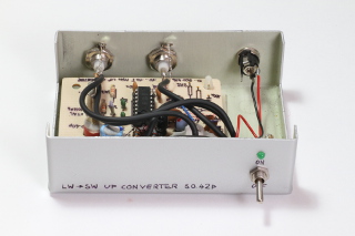 Picture of the old up-converter, built in the early nineties. (click to enlarge)